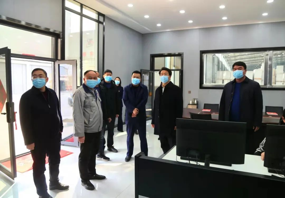 新密市市委副書記、市長程洋調(diào)研新密市正興耐火材料有限公司，送服務(wù)強(qiáng)信心，沖刺首季“開門紅”！(圖1)
